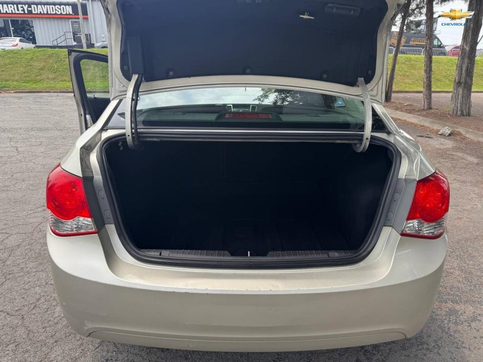 used 2014 Chevrolet Cruze car, priced at $4,800
