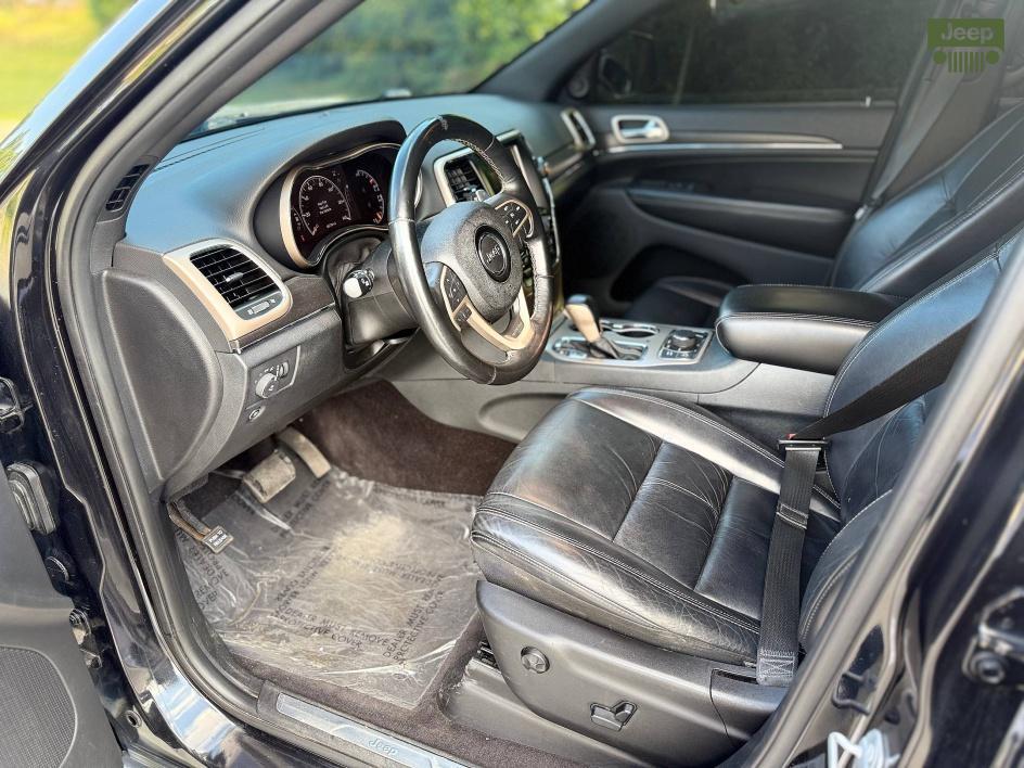 used 2016 Jeep Grand Cherokee car, priced at $13,666