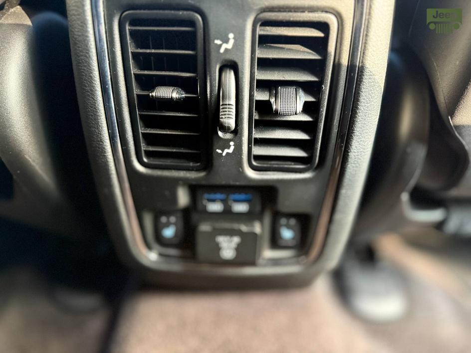used 2016 Jeep Grand Cherokee car, priced at $13,666