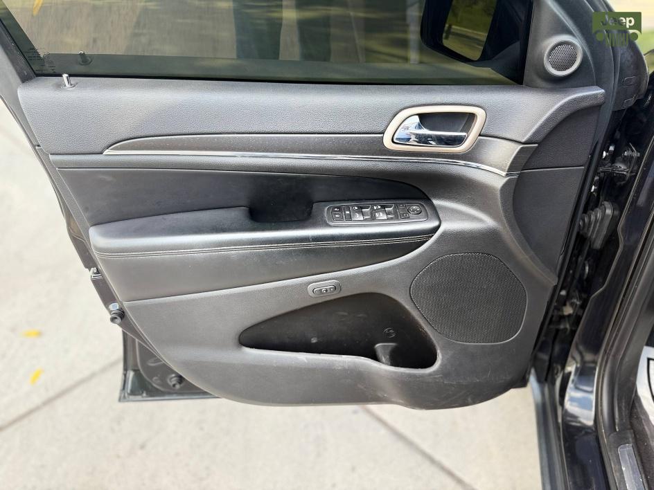 used 2016 Jeep Grand Cherokee car, priced at $13,666
