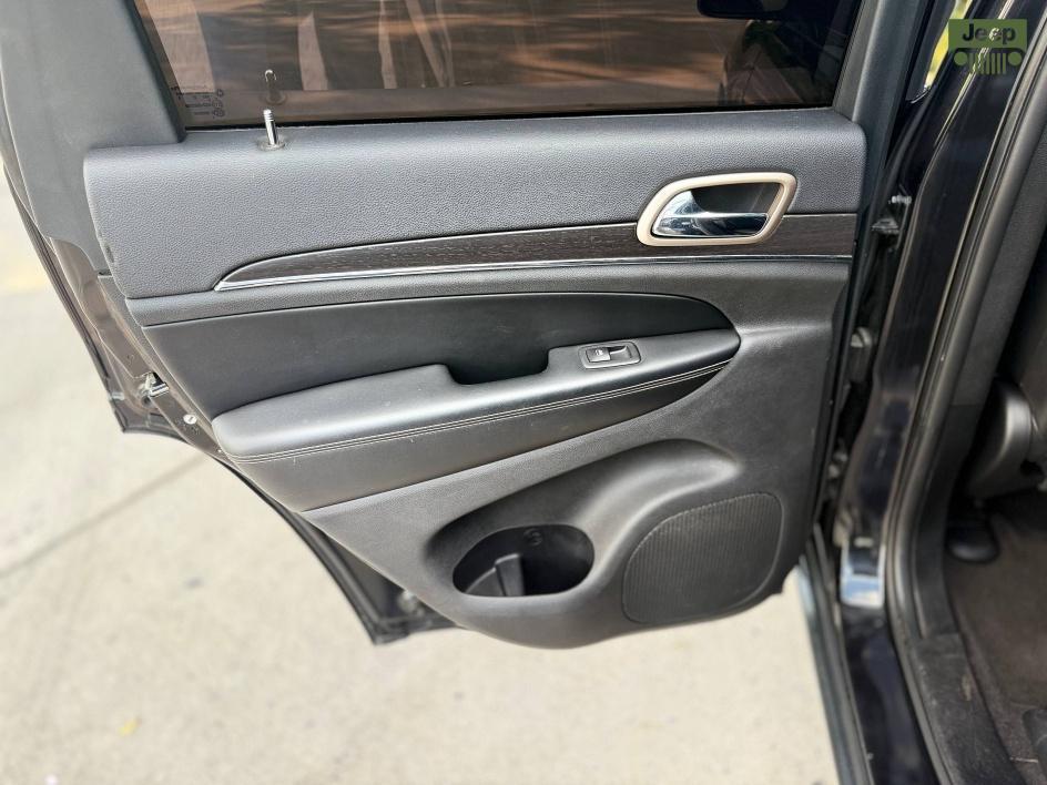 used 2016 Jeep Grand Cherokee car, priced at $13,666