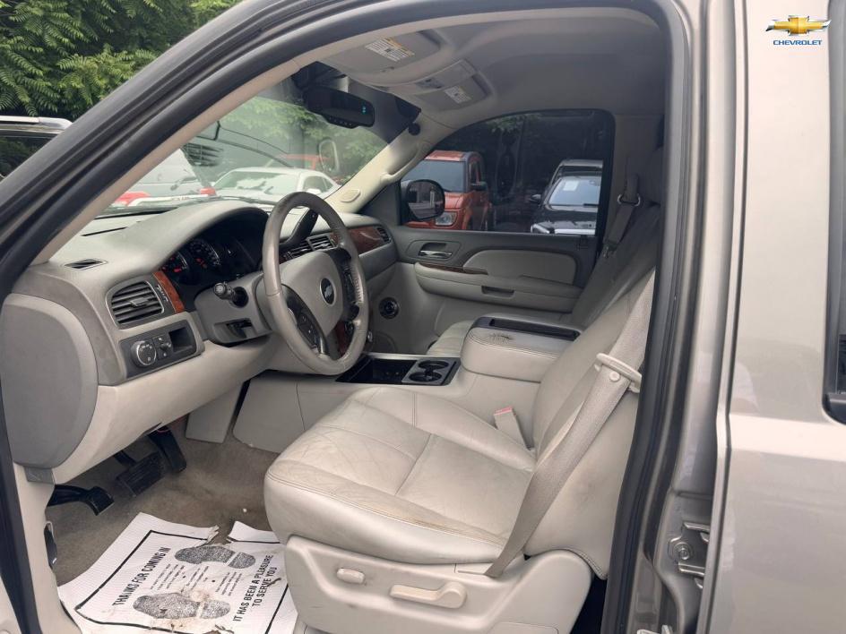 used 2007 Chevrolet Suburban car, priced at $4,999