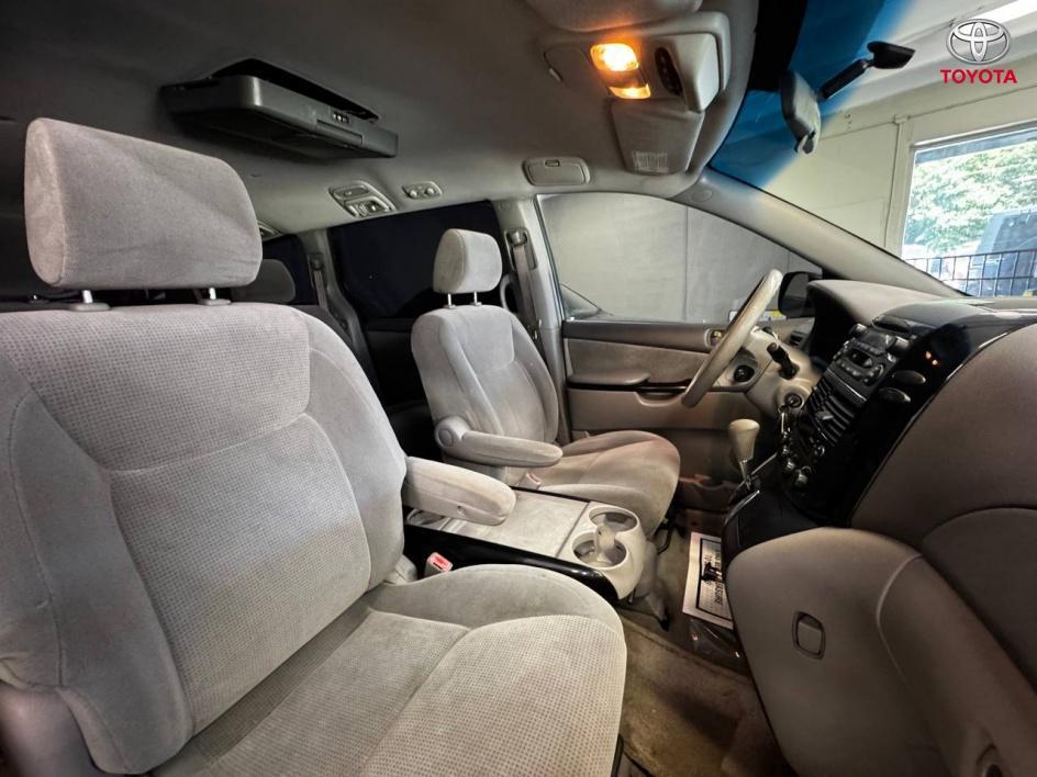used 2004 Toyota Sienna car, priced at $5,555