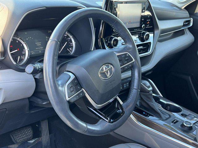 used 2022 Toyota Highlander car, priced at $35,750