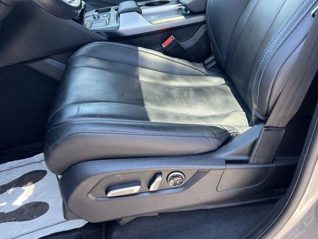 used 2022 Acura MDX car, priced at $35,600