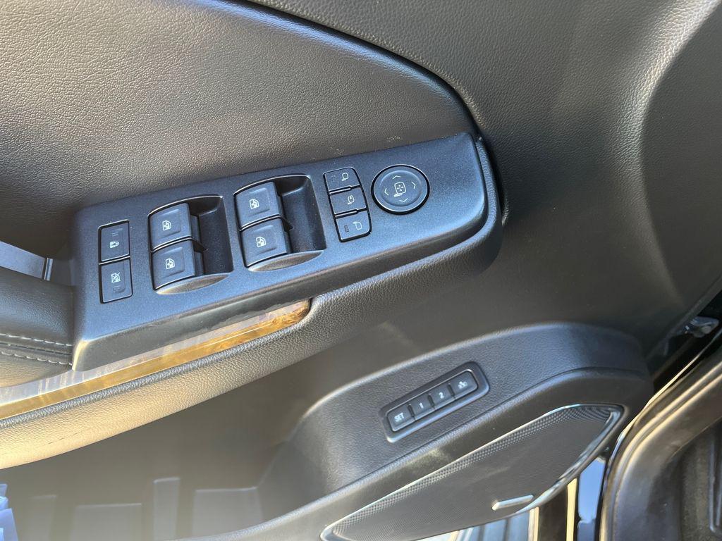 used 2017 GMC Yukon car, priced at $19,494