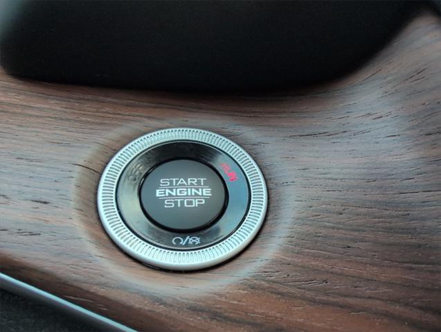 used 2022 Jeep Grand Cherokee car, priced at $40,674