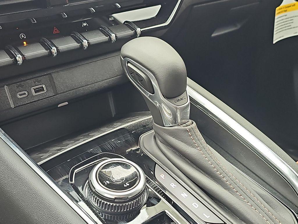 new 2025 GMC Canyon car, priced at $43,965