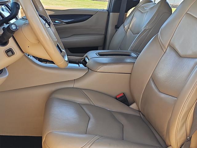 used 2019 Cadillac Escalade ESV car, priced at $32,372