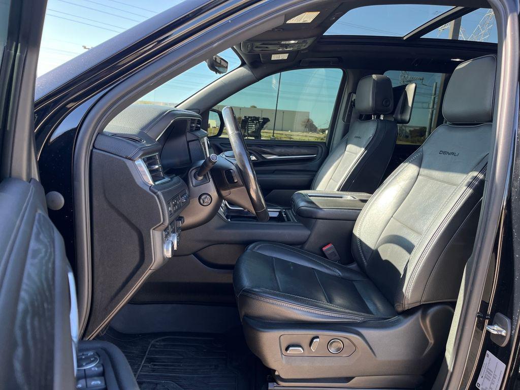 used 2021 GMC Yukon car, priced at $50,990