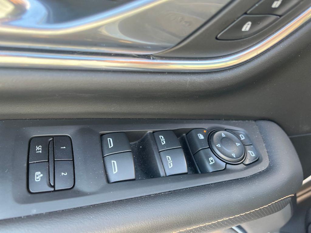 used 2023 GMC Yukon car, priced at $57,663