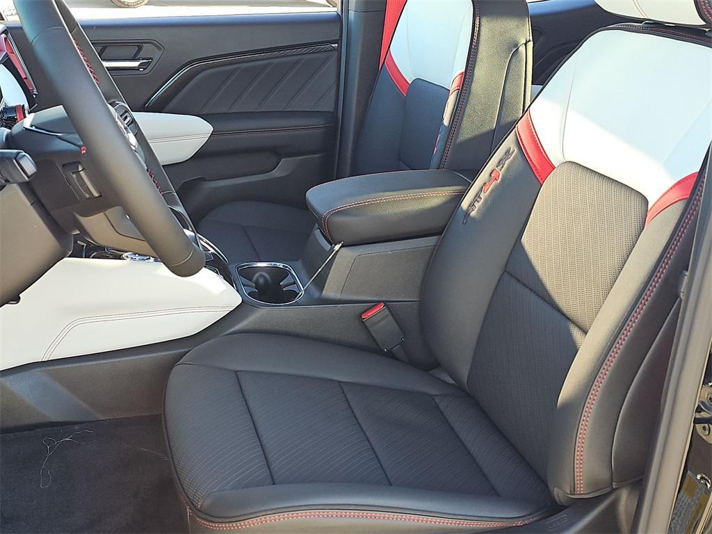 new 2025 GMC Canyon car, priced at $51,004