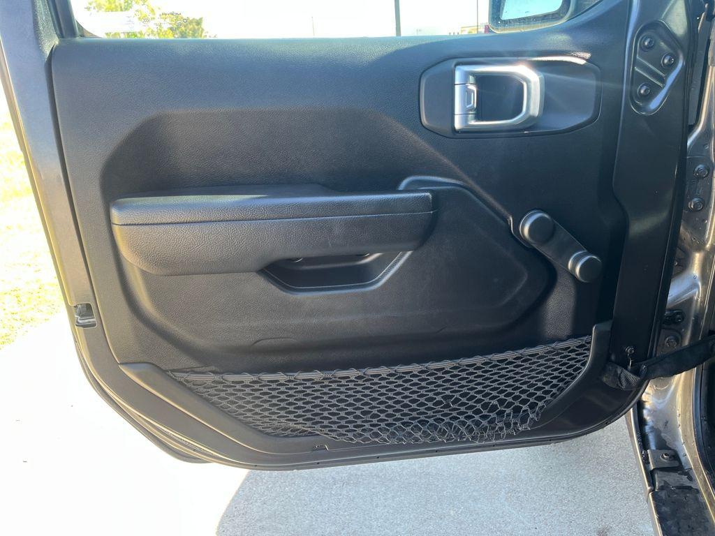 used 2022 Jeep Wrangler Unlimited car, priced at $26,113