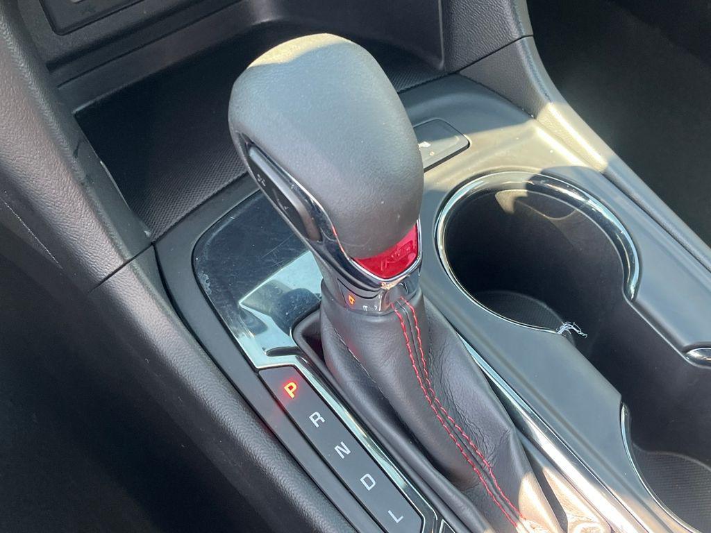 used 2022 Chevrolet Equinox car, priced at $19,438