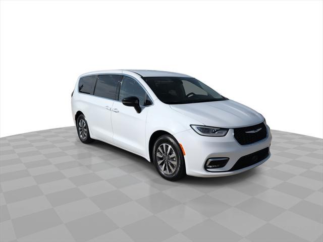 used 2024 Chrysler Pacifica Hybrid car, priced at $27,364