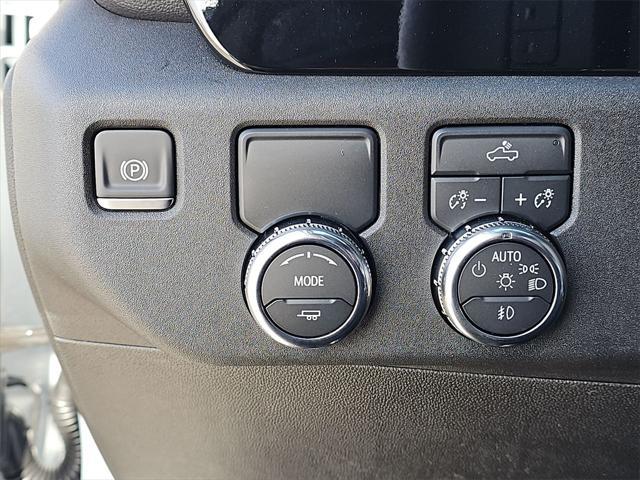 new 2025 GMC Sierra 1500 car, priced at $48,227