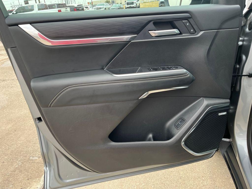 used 2025 GMC Acadia car, priced at $35,610