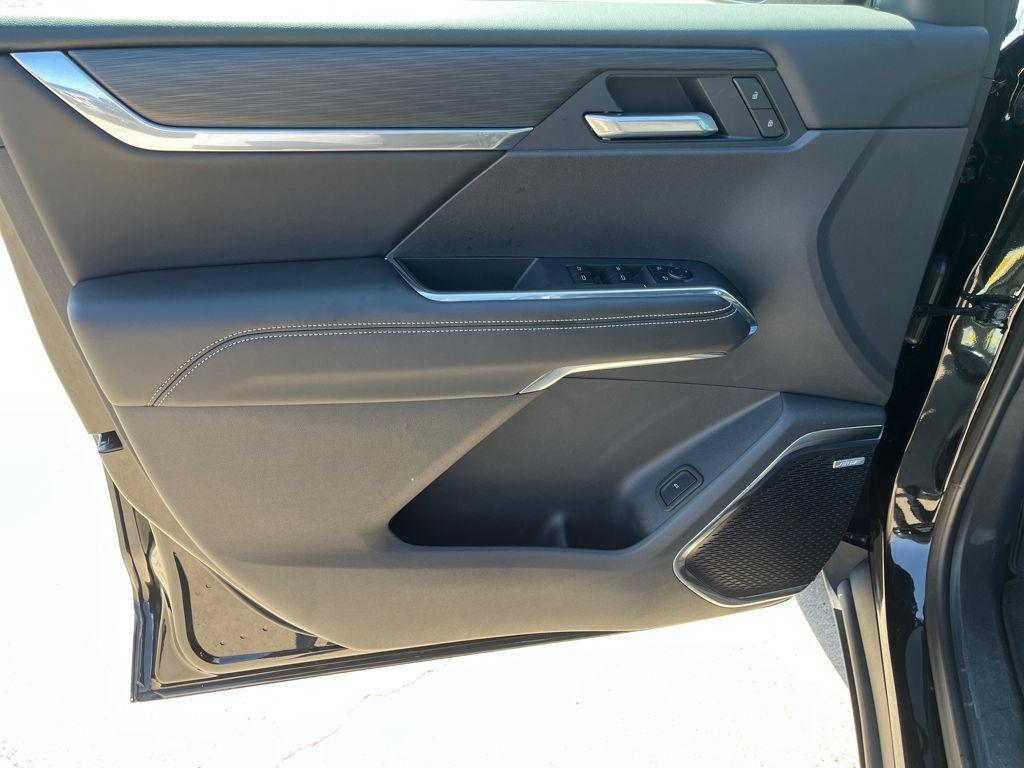 used 2025 GMC Acadia car, priced at $34,461