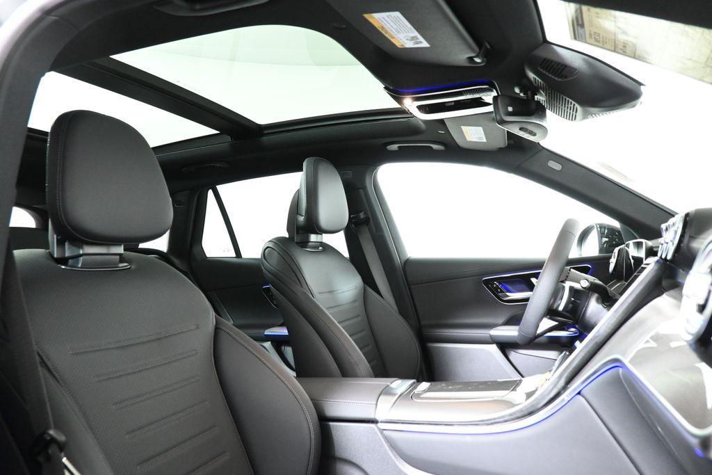 new 2025 Mercedes-Benz GLC 300 car, priced at $63,425