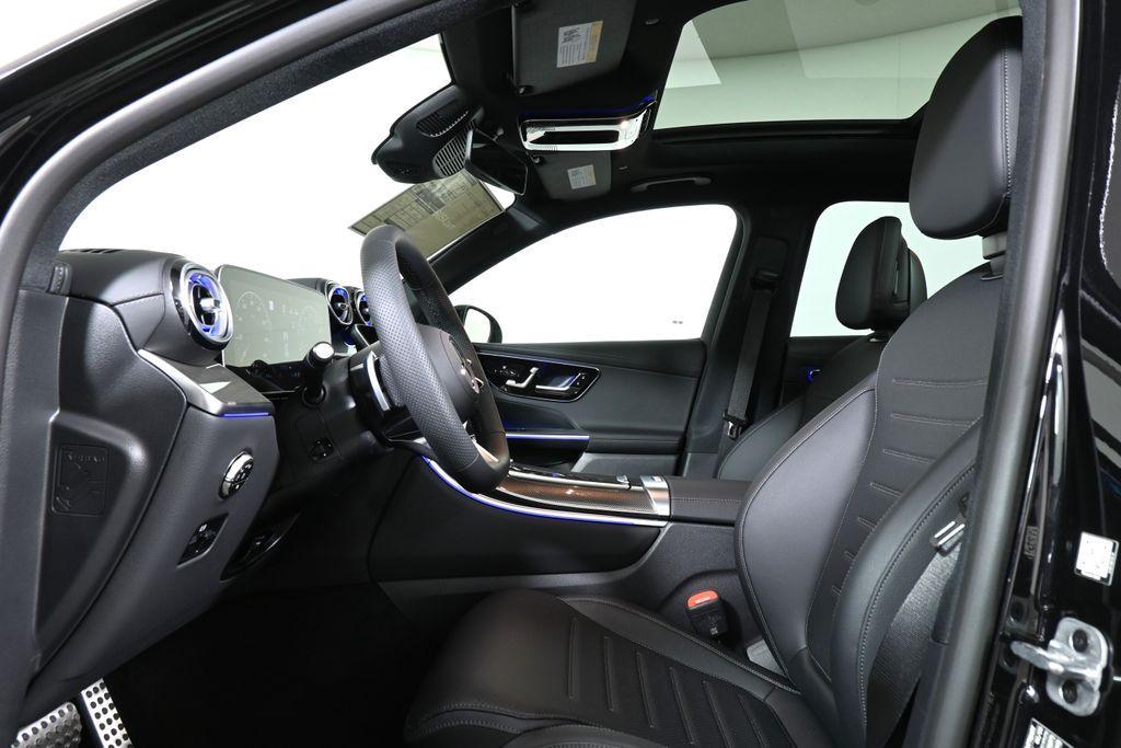 new 2025 Mercedes-Benz GLC 300 car, priced at $63,425