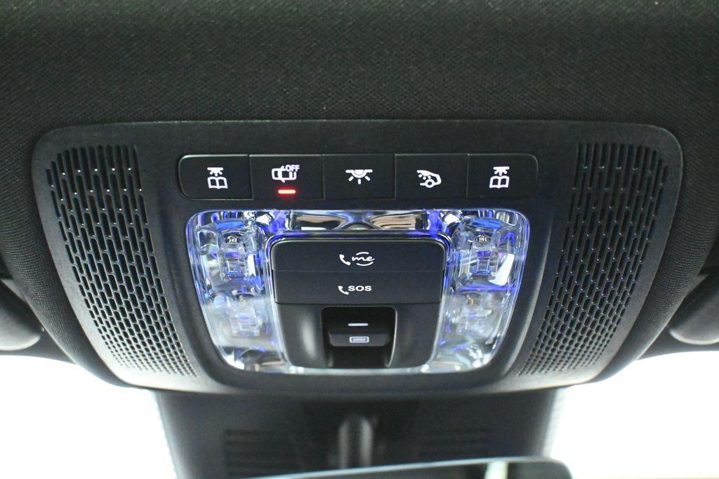 new 2025 Mercedes-Benz GLB 250 car, priced at $52,135