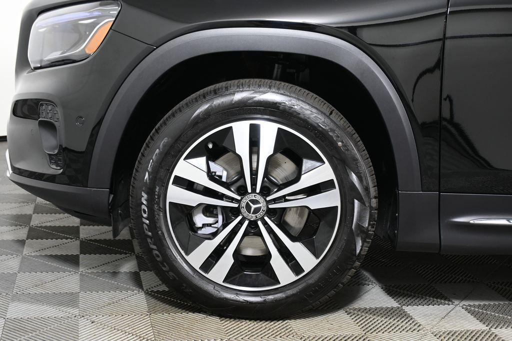 new 2025 Mercedes-Benz GLB 250 car, priced at $52,135