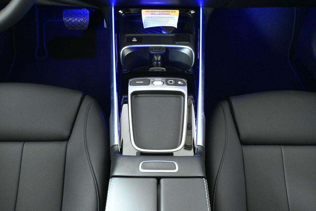 new 2025 Mercedes-Benz GLB 250 car, priced at $52,135
