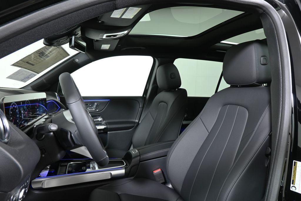 new 2025 Mercedes-Benz GLB 250 car, priced at $52,135