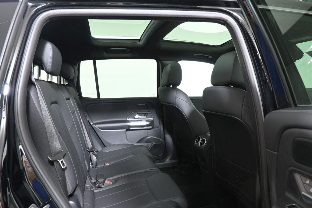 new 2025 Mercedes-Benz GLB 250 car, priced at $52,135