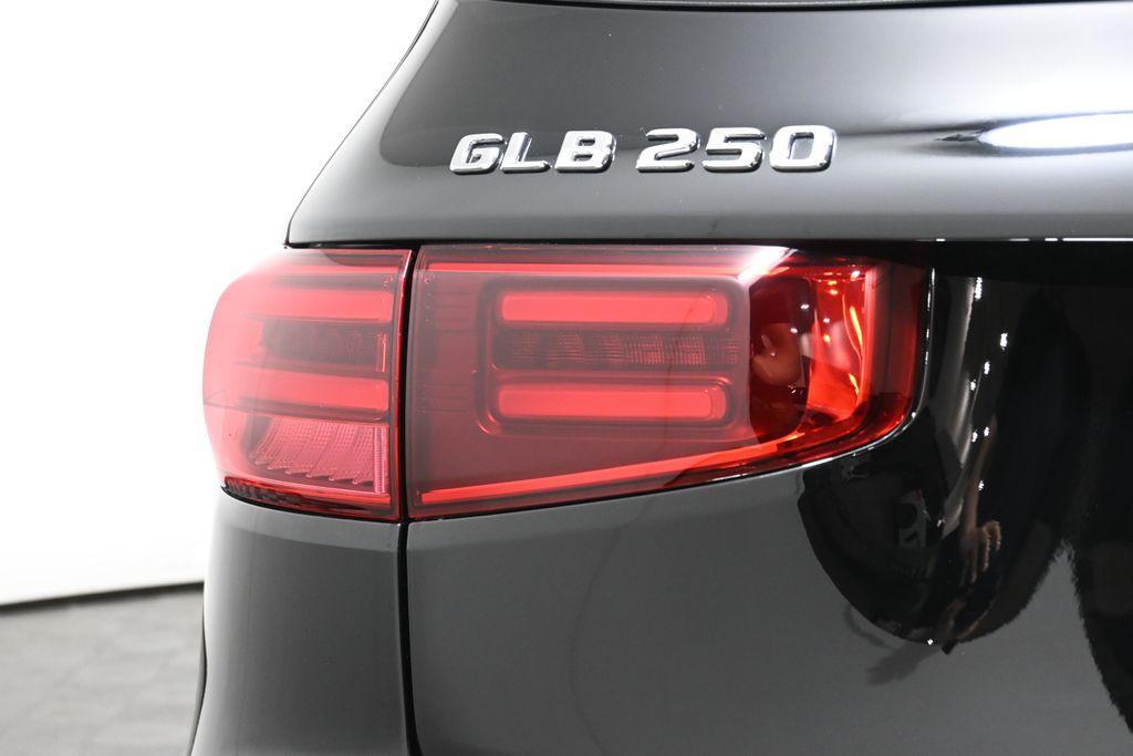 new 2025 Mercedes-Benz GLB 250 car, priced at $52,135