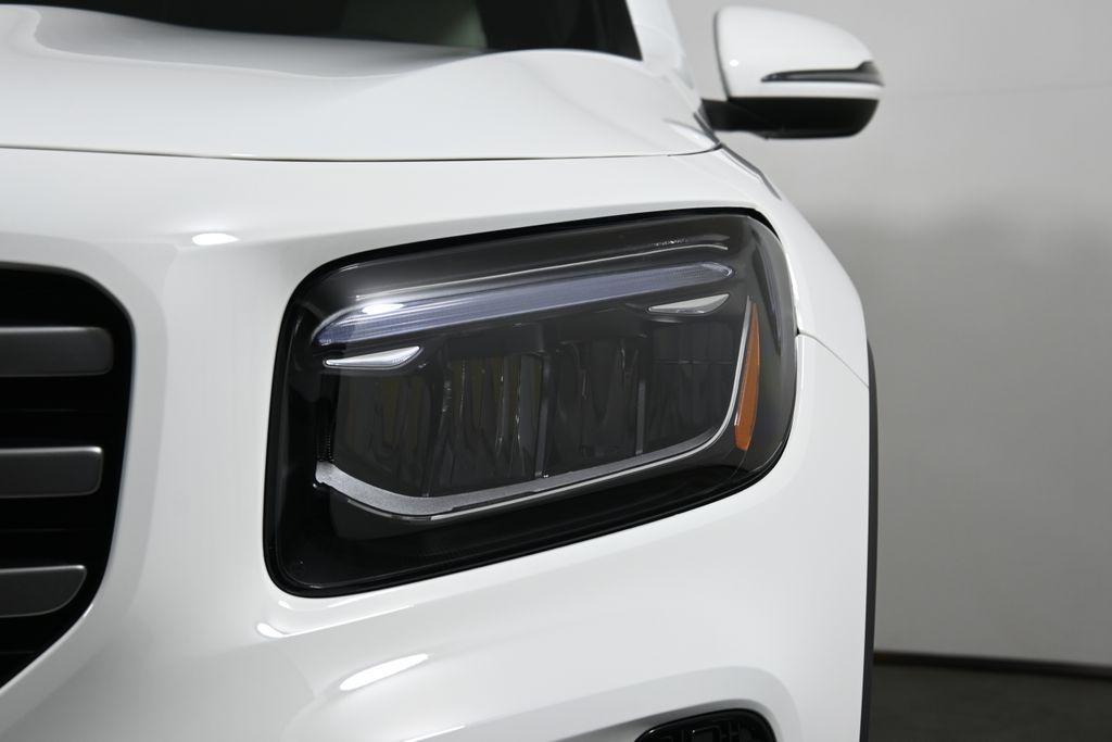 new 2025 Mercedes-Benz GLB 250 car, priced at $46,550