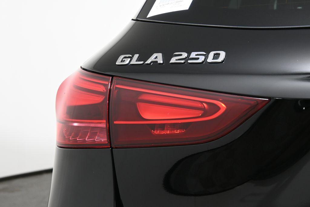 new 2025 Mercedes-Benz GLA 250 car, priced at $47,295