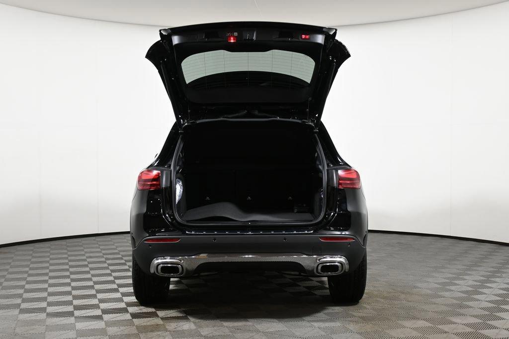 new 2025 Mercedes-Benz GLA 250 car, priced at $47,295