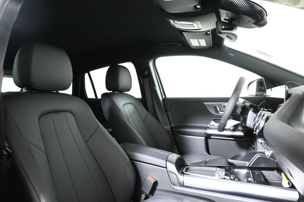 new 2025 Mercedes-Benz GLA 250 car, priced at $47,295