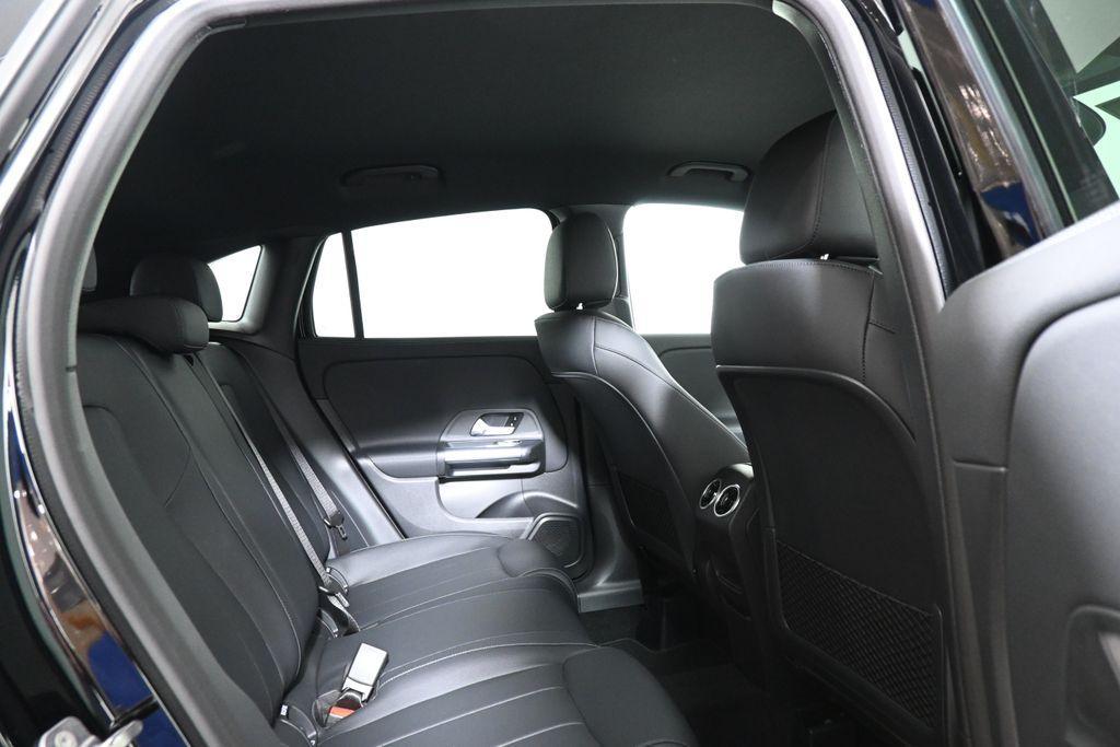 new 2025 Mercedes-Benz GLA 250 car, priced at $47,295