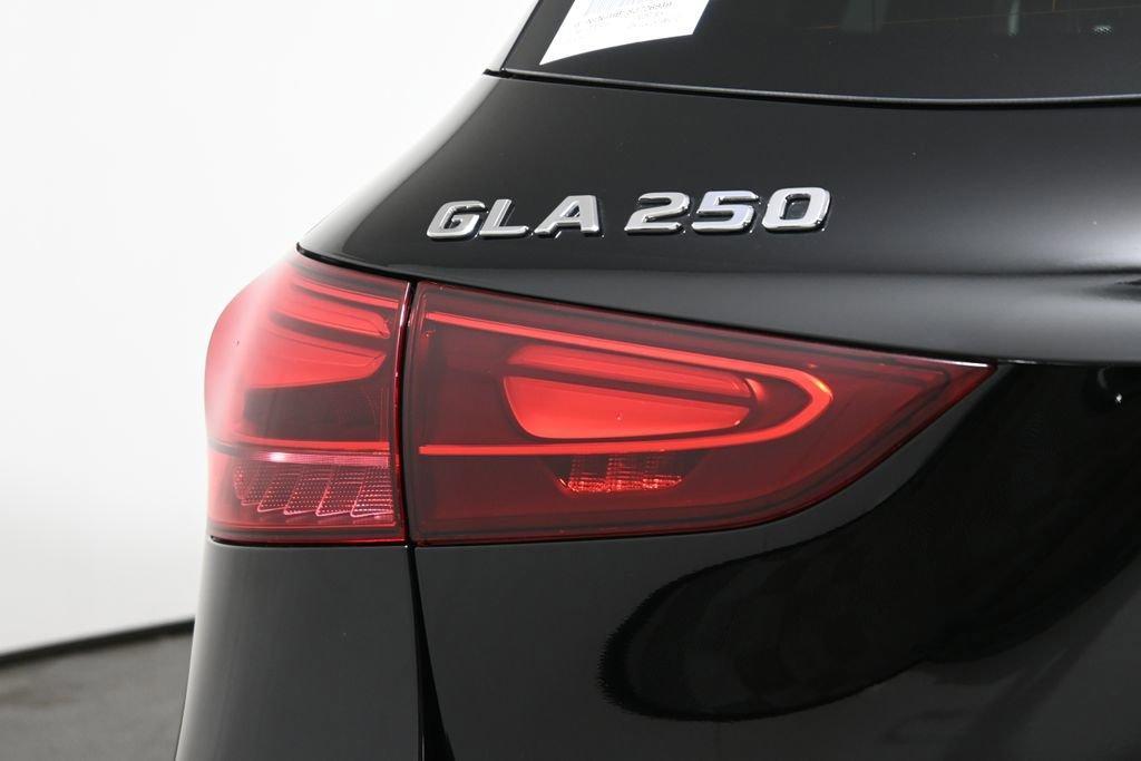new 2025 Mercedes-Benz GLA 250 car, priced at $47,295