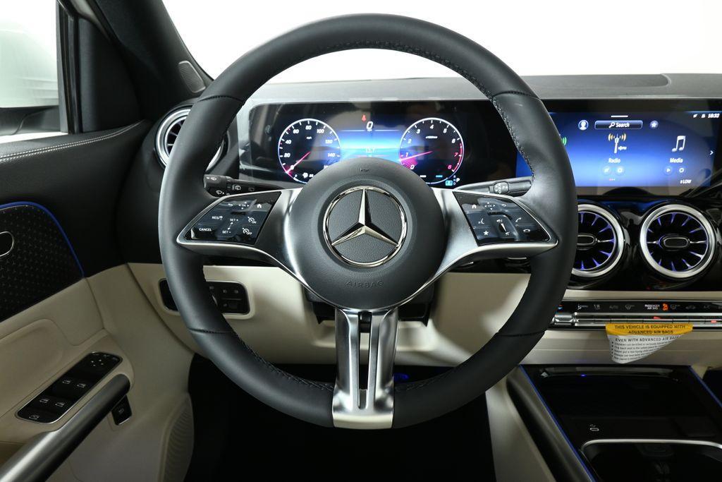 new 2025 Mercedes-Benz GLA 250 car, priced at $47,295