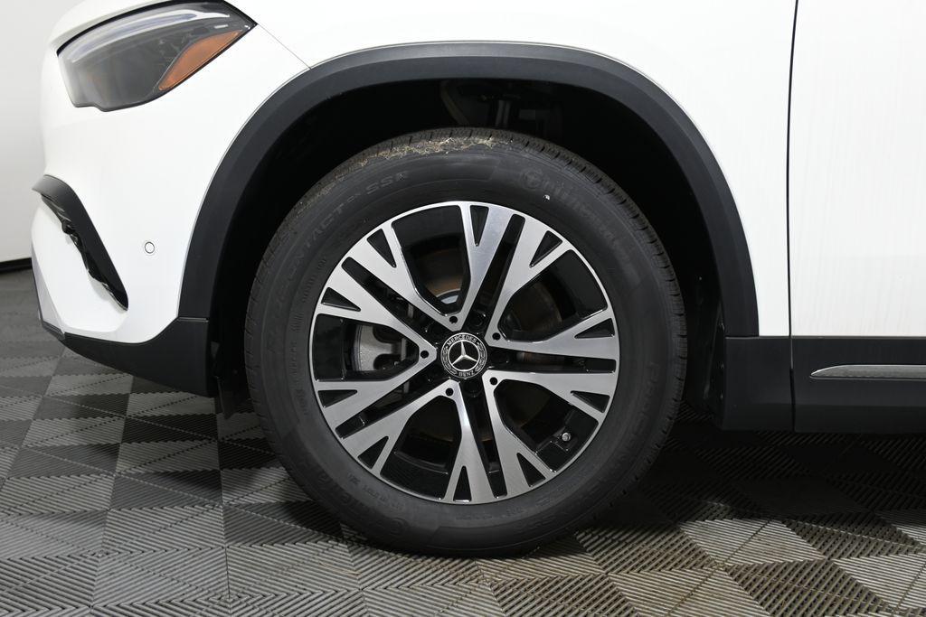 new 2025 Mercedes-Benz GLA 250 car, priced at $47,295