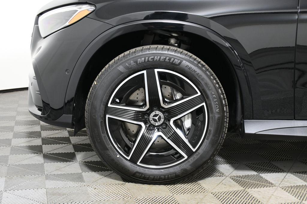 new 2025 Mercedes-Benz GLC 300 car, priced at $60,035