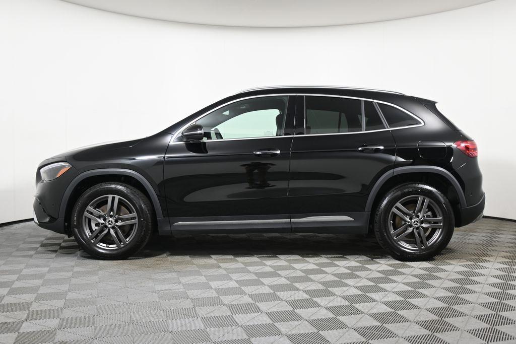 new 2025 Mercedes-Benz GLA 250 car, priced at $47,295