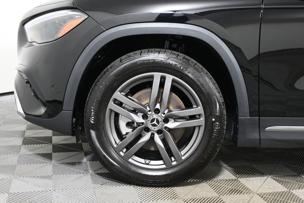 new 2025 Mercedes-Benz GLA 250 car, priced at $47,295