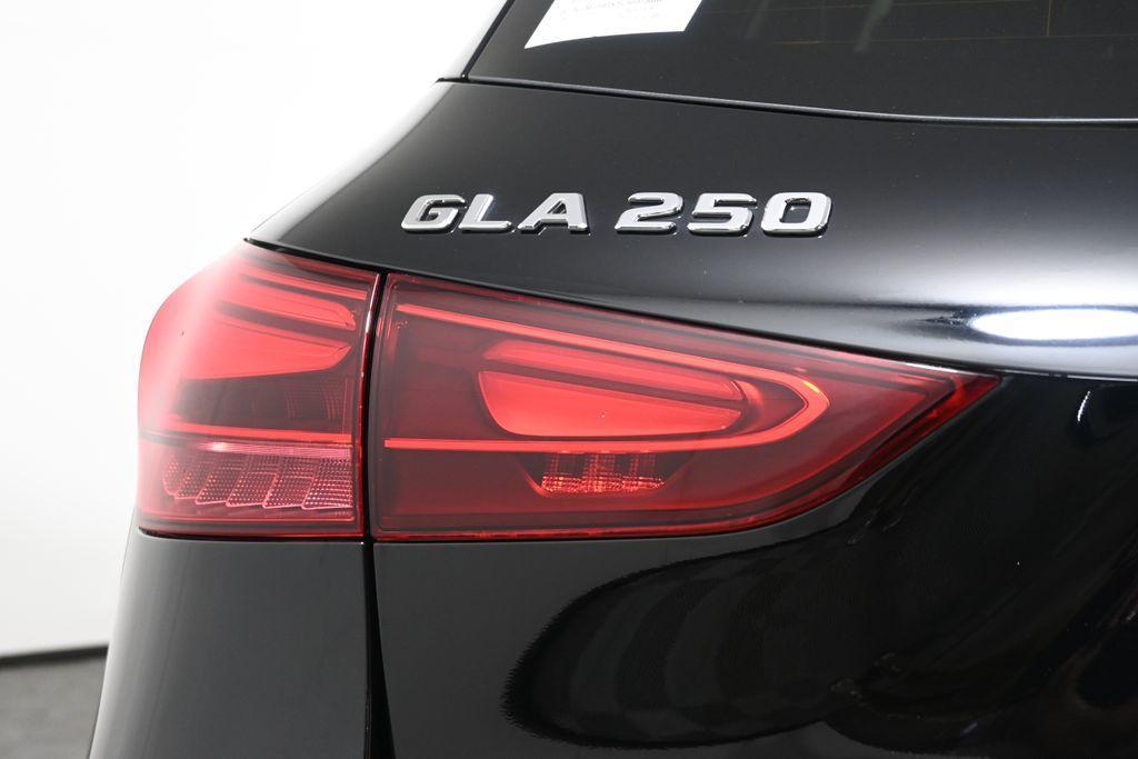 new 2025 Mercedes-Benz GLA 250 car, priced at $47,295