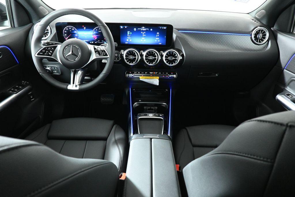 new 2025 Mercedes-Benz GLA 250 car, priced at $47,295