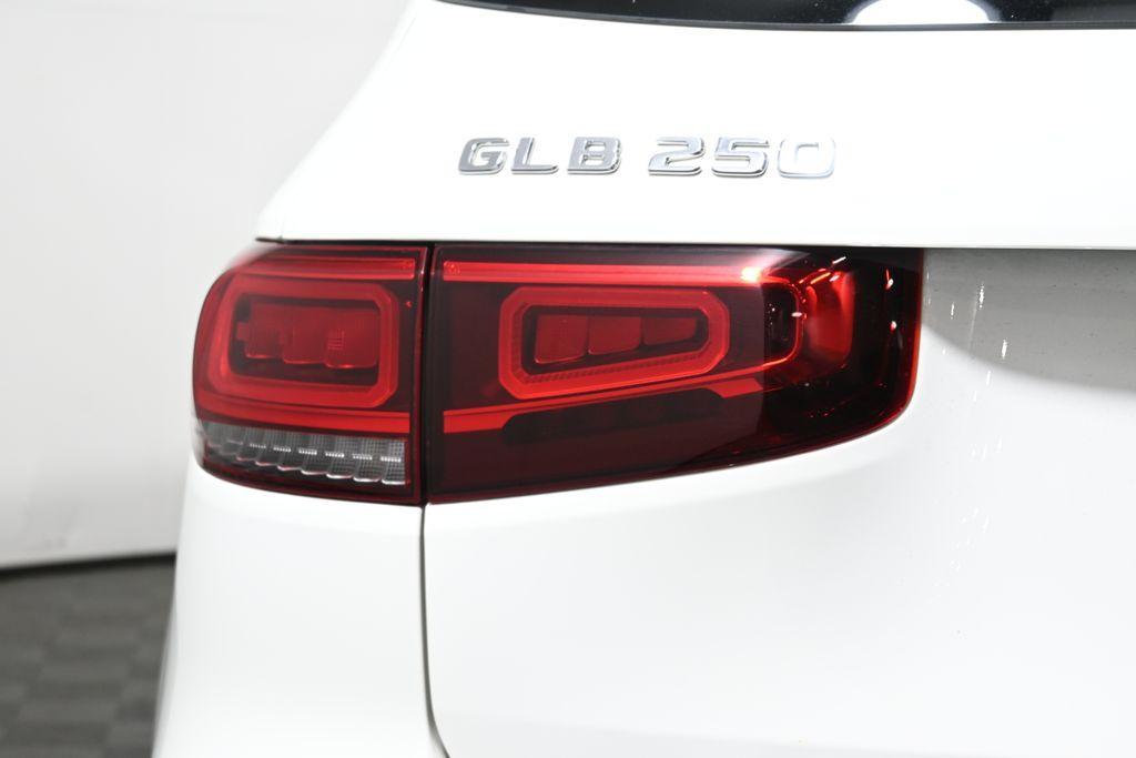 used 2022 Mercedes-Benz GLB 250 car, priced at $34,595