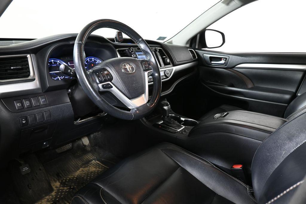 used 2018 Toyota Highlander car, priced at $17,495