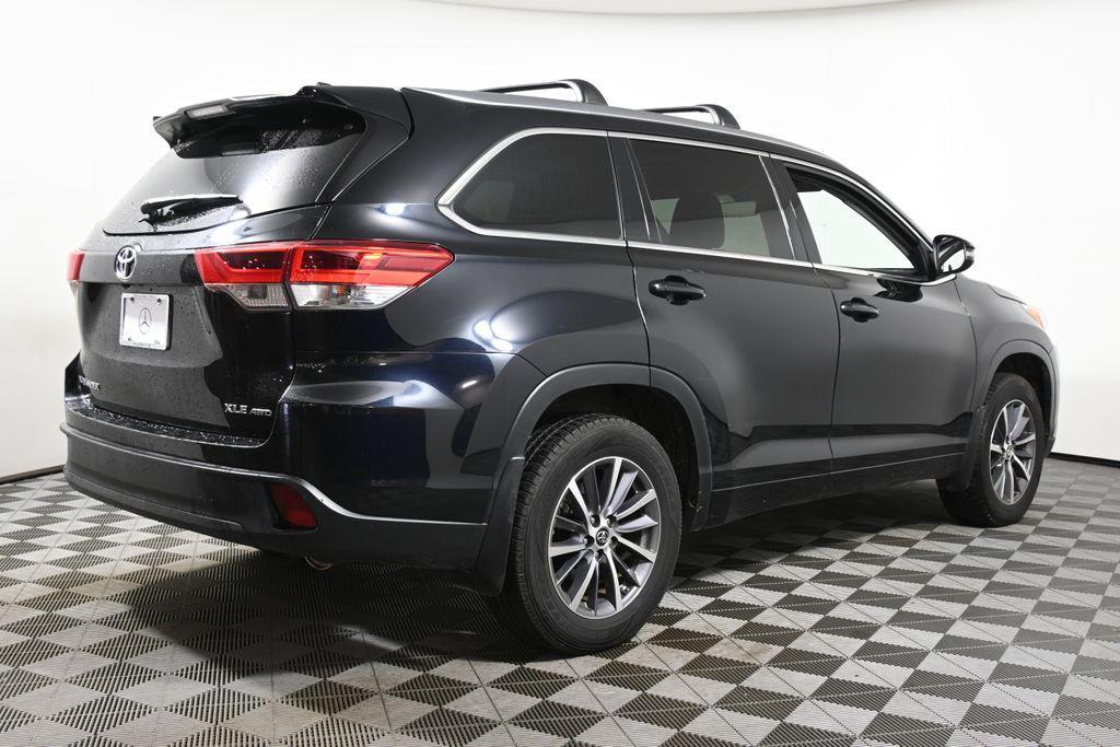 used 2018 Toyota Highlander car, priced at $17,495