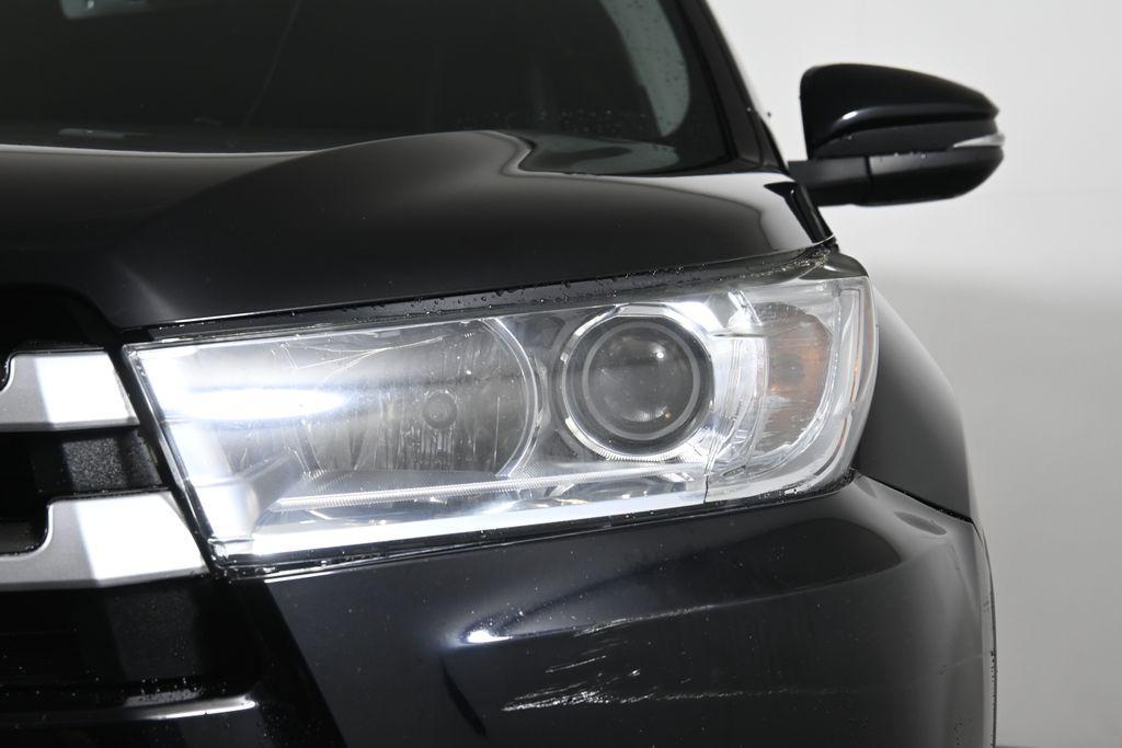 used 2018 Toyota Highlander car, priced at $17,895