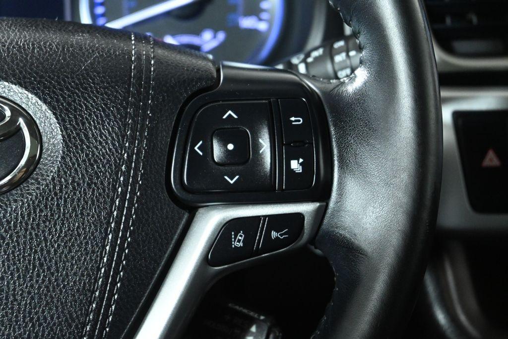 used 2018 Toyota Highlander car, priced at $17,895