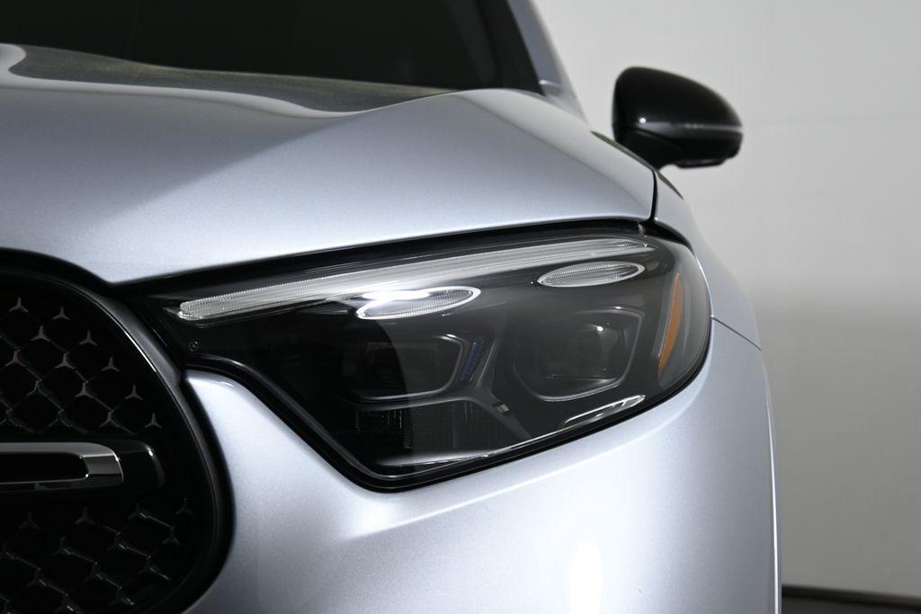 new 2025 Mercedes-Benz GLC 300 car, priced at $70,075