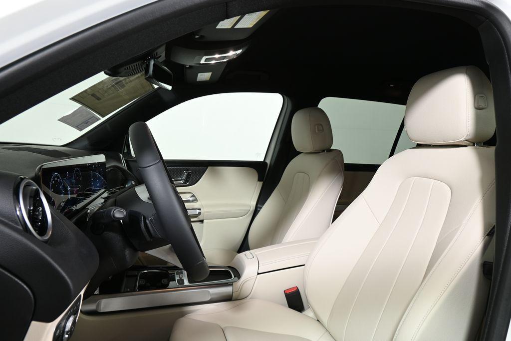 new 2025 Mercedes-Benz GLB 250 car, priced at $46,550